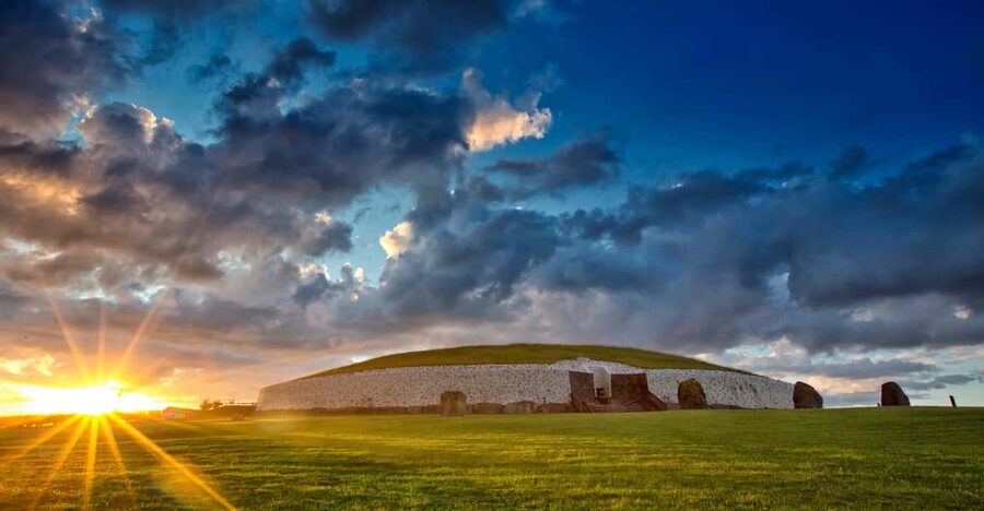 Dublin: Private Boyne Valley and Trim Castle Day Tour - Bru na Boinne, Newgrange, and the Passage and Chamber Experience