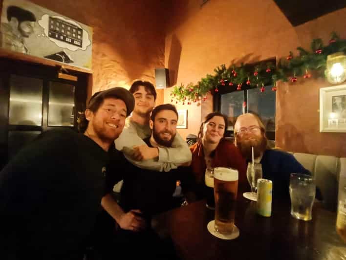 Dublin: Pub Tour. Pour The Perfect Guinness, Whiskey & Music - Guinness pouring in Temple Bar, done the right way