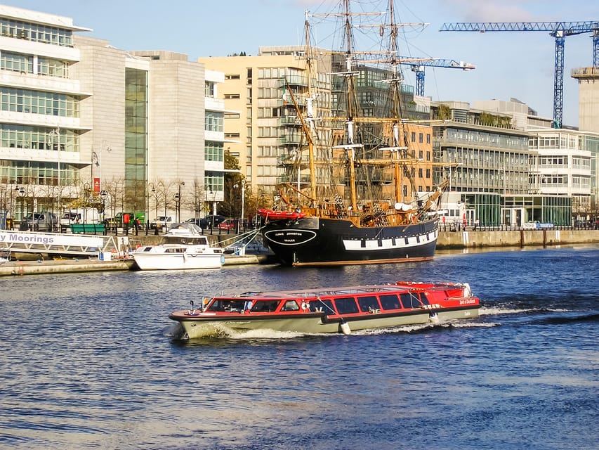 Dublin: River Liffey Sightseeing Cruise - The guide experience: what makes the commentary work