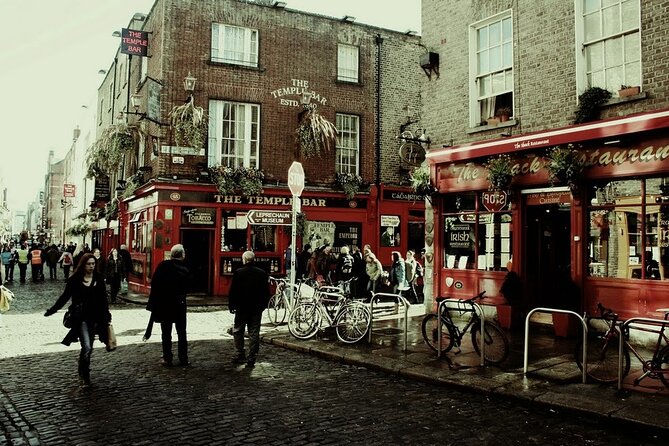 Dublin Self-Guided Murder Mystery Tour by Temple Bar - Start at Dublin’s College Green, finish near the Irish Houses of Parliament