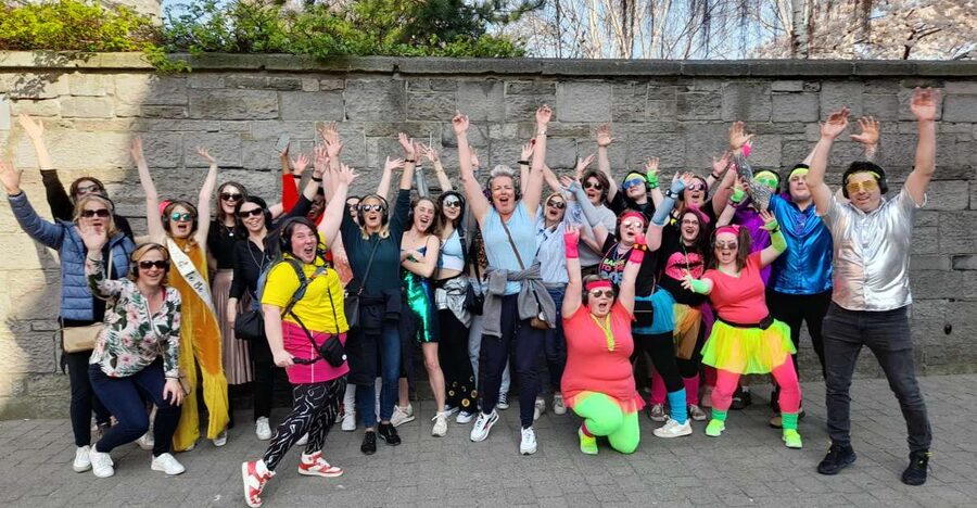Dublin: Silent Disco Walking Tour - Your host, your music, and the dance lesson on the move