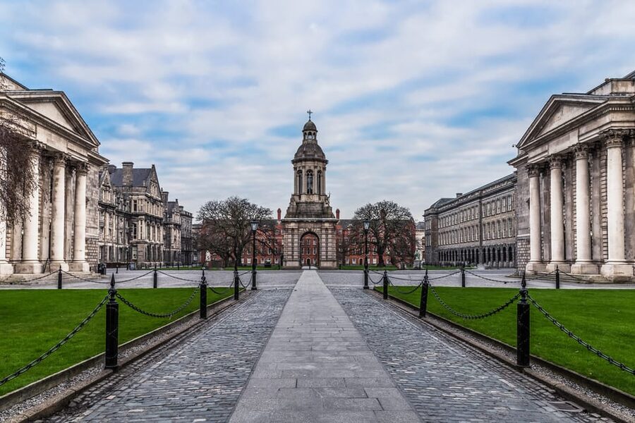 Dublin: St Patrick's, Book of Kells, and Dublin Castle Tour - Dublin Castle gardens and exterior views, 700 years in front of you