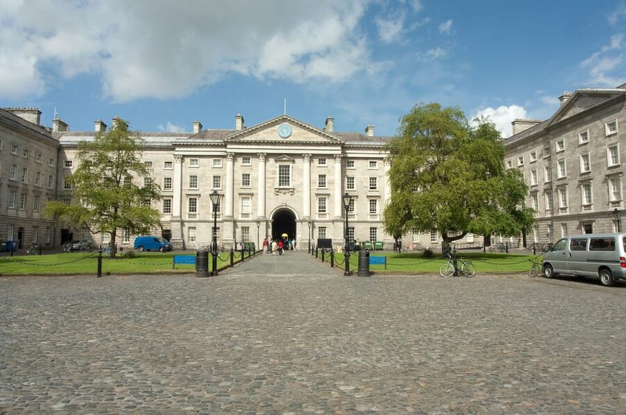 Dublin: St Patrick's, Book of Kells, and Dublin Castle Tour - Pace, walking surfaces, and timing you should plan for