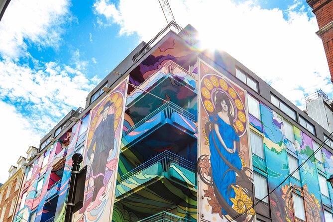 Dublin : Street Art Walking Tour - Temple Bar finish: street art and installations in the middle of the action