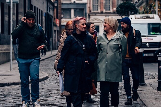 Dublin Traditional Irish 3 Course Meal Walking Tour with Local - Group size and walking comfort for a 3-hour plan