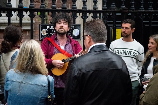 Dublin Traditional Irish Music Walking Tour with Live Performance - Key highlights at a glance