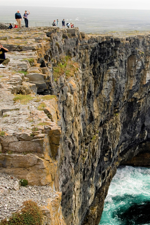 Ebiking on Inishmore island. Aran islands. Self-guided - Electric biking on Inishmore, the value of going at your own speed