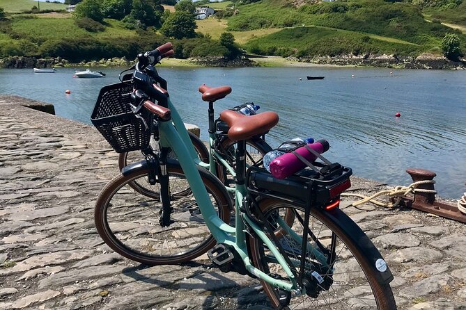 Forks, Focail and Folklore - Storytelling Tour via eBike - Scaoinse / Squince, a story stop that keeps the pace calm