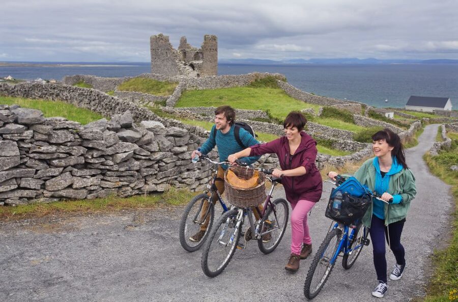 From Doolin: Day Trip to Inisheer with Bike or Bus Tour - The reserved cafe stop, tea, scones, and local questions answered