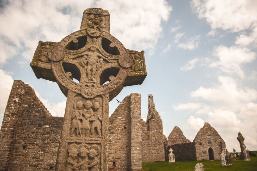 From Dublin: 5-Day Tour to the Southwest with Accommodation - Clonmacnoise and Galway City: early Christian Ireland in real scale