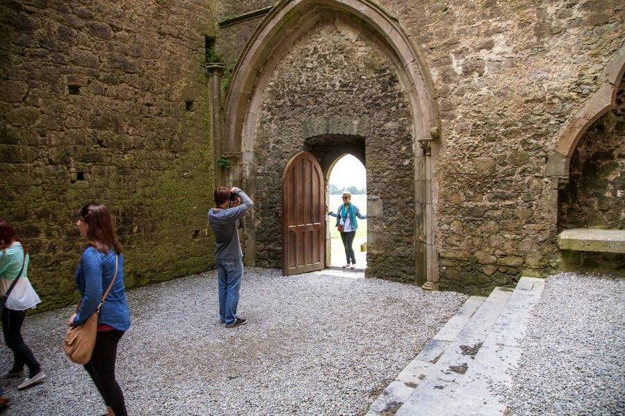 From Dublin: Blarney, Rock of Cashel and Cahir Castles Tour - What to bring (and what to plan around) for a smoother day