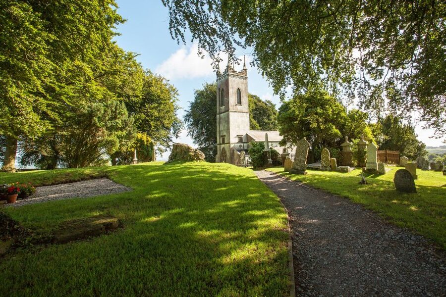 From Dublin: Celtic Boyne Valley and Ancient Sites Tour - Getting Oriented at the Dublin Start Point