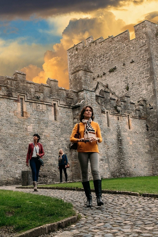From Dublin:Cork,Cahir Castle,Rock of Cashel Tour in Spanish - The Spanish-Only Guide Experience (And How You Can Make It Work)