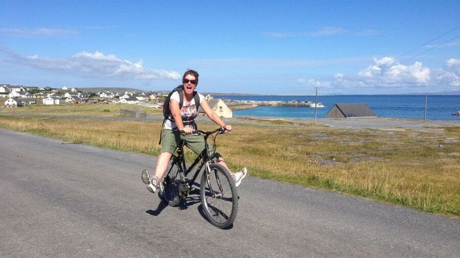 From Galway: Day Trip to Inisheer with Bike or Bus Tour - Ferry to Inisheer: fast crossing, real sea energy