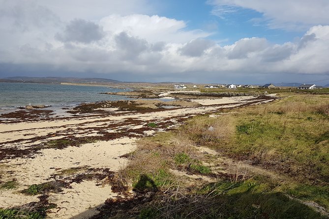 From Galway: Guided tour of Connemara with 3 hour stop in Kylemore Abbey - Clifden and the Sky Road: the Atlantic opens up