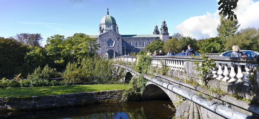 Galway City: Guided 1.5-Hour Walking Tour - Pacing and timing: why 90 minutes hits a sweet spot