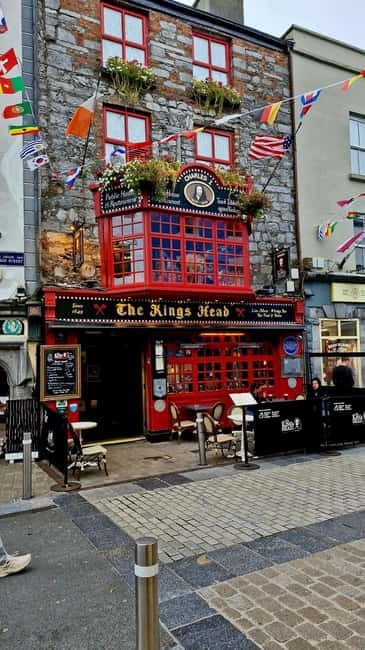 Galway City Walk: Rougues, Rebels and Rakes - Lynches Castle, Galway’s 14 Tribes, and City Walls You Can Walk