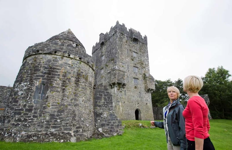 Galway: Connemara, Sheepdog Show and Medieval Castle Tour - Aughnanure Castle: a 16th-century visit with an expert guide