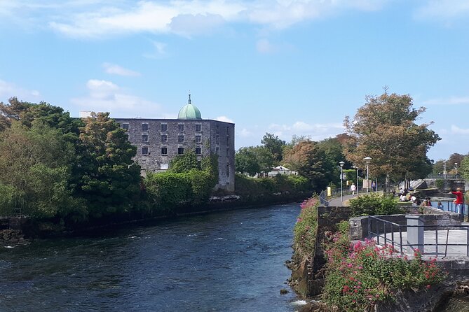 Galway Tasting and Walking Tour - Stop 1 near Eyre Square: a modern gin-and-tonic welcome
