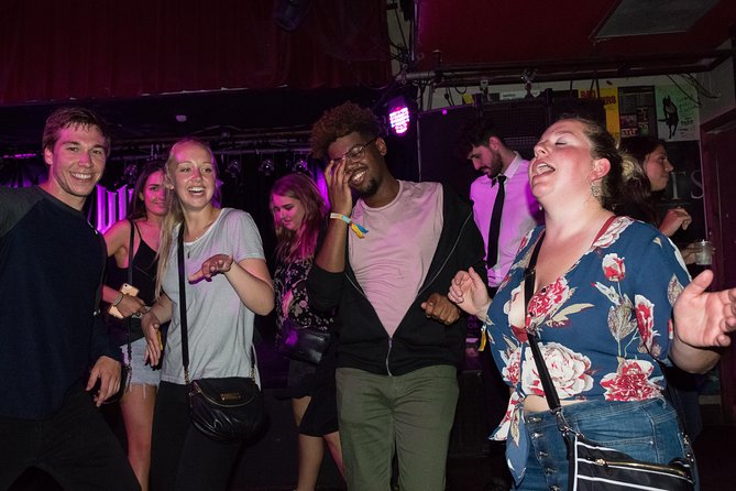 Generation Pub Crawl Dublin - Live Music Moments and the Temple Bar Set-Up