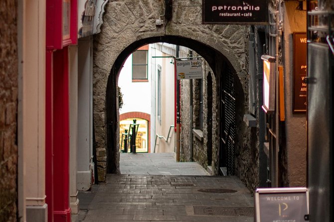 Guided tour of Kilkenny in French with an Irish guide - Using John’s local tips after the tour