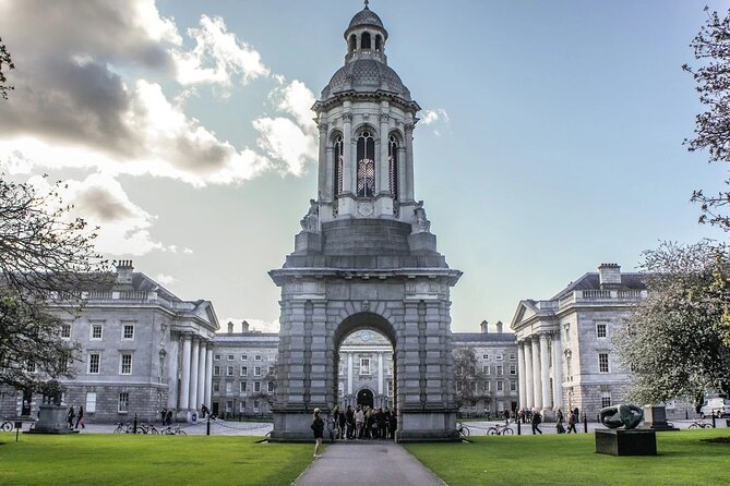 Highlights of Dublin Private Walking Tour with Guide - Molly Malone Statue: A Photo Stop With a Story Behind It