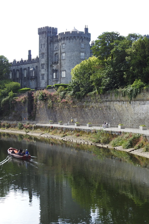 Kilkenny: Guided City Boat Tour with Kilkenny Castle Views - The River Nore route: Kilkenny Castle and bridges in one smooth loop