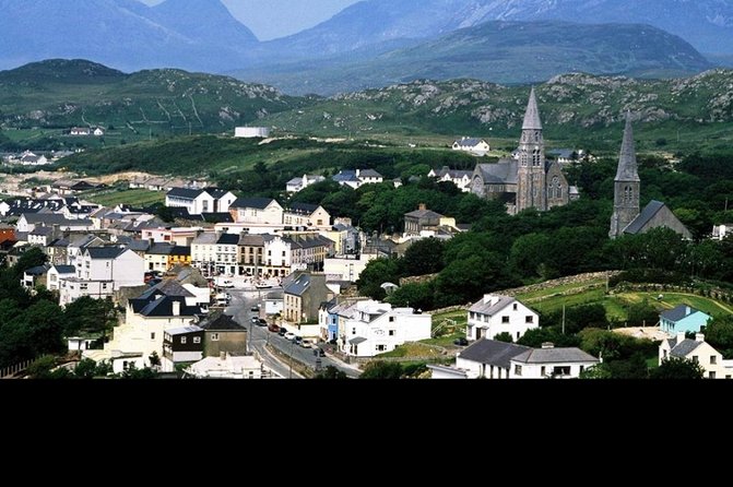 Minibus hire galway Ireland - Burren stop: guided touring plus free admission