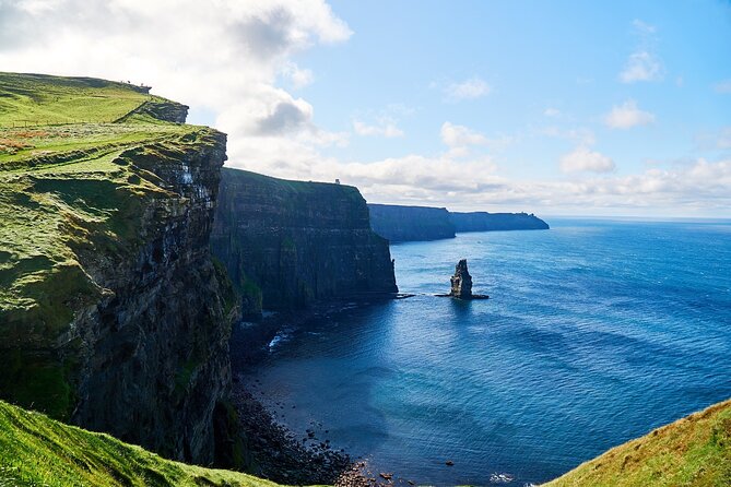 Private Burren and Cliffs of Moher Full Day Tour - Getting warmed up: Dunguaire Castle stop and the Galway Bay vibe