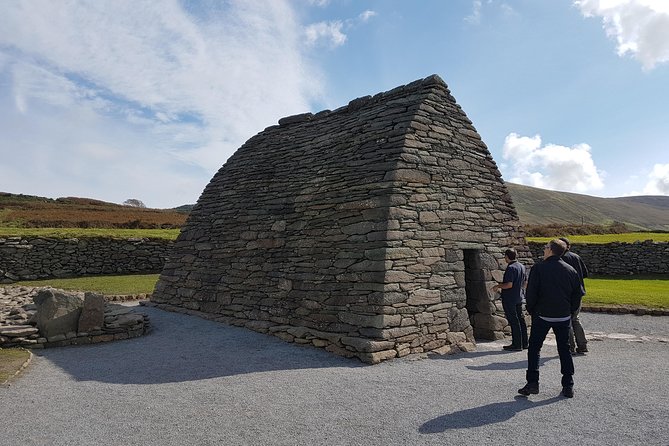 Private Dingle Peninsula Full-Day Tour - Eask Tower and Ventry Harbour: Small Stops With Big Meaning