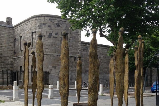 Private Driver Guided Tour of Dublin - From St Patrick’s Cathedral to Swift’s story in 30 minutes