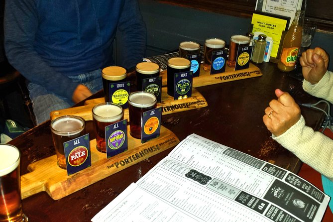 Private Dublin Pub Odyssey: Storytelling, and Pub Culture - Meeting at The Oak in Temple Bar and Getting Oriented Fast