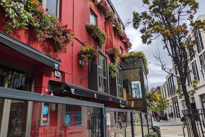 Private Guided Tour of Dublin in French - Grafton Street: the pedestrian street that teaches you Dublin’s rhythm