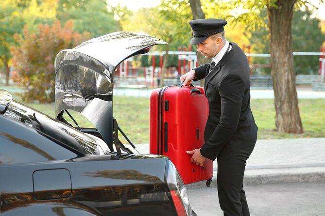 Private One-way Airport Transfer Dublin Airport To Dublin - From plane to car: how the meet-and-greet really helps