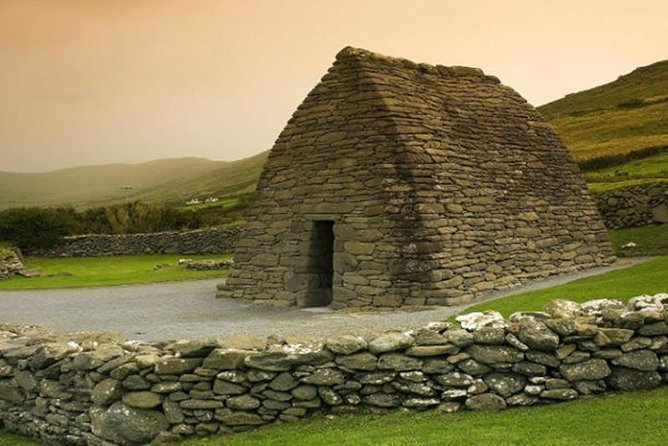 Private Tour: Dingle Peninsula from Kerry. Waterville, Tralee etc - Blasket Centre and Gallarus Oratory: audio visuals and serious stone engineering