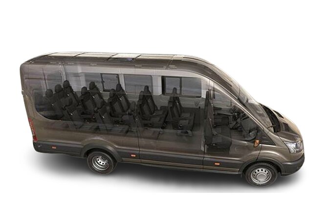 Private Transfer Coach (15 Seats) from Dublin airport to Dublin city center - Meeting your driver at arrivals, fast and with a clear sign