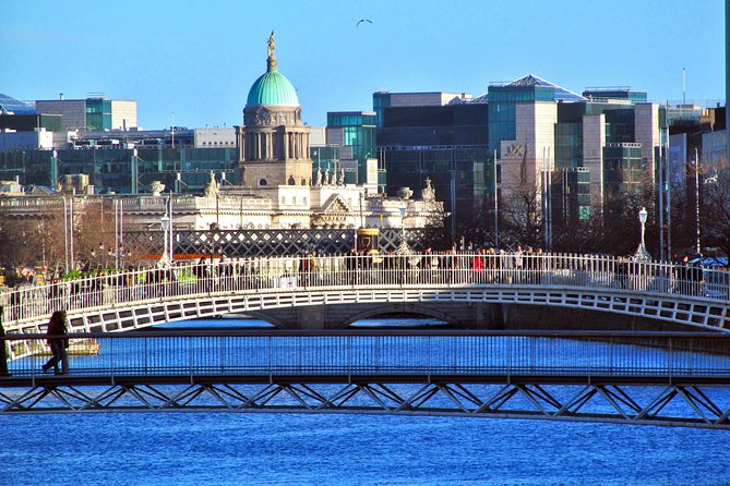Private Ultimate Day in Dublin (Walking Tour) - St Stephen’s Green and Grafton Street: a break that keeps the day comfortable