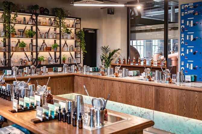 Roe & Co Distillery Experiences - Two Workshop Options: Room 106 Blending or the 5 Pillars of Flavor