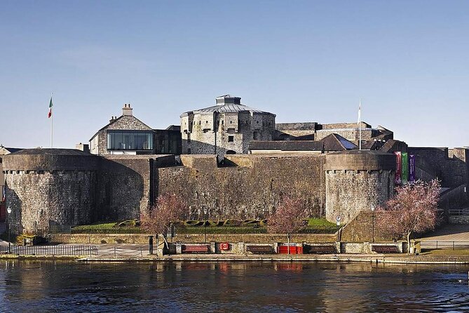 Sean's Bar, Athlone Castle and Clonmacnoise Monastery - Clontuskert Abbey: a free stop with a strong sense of place