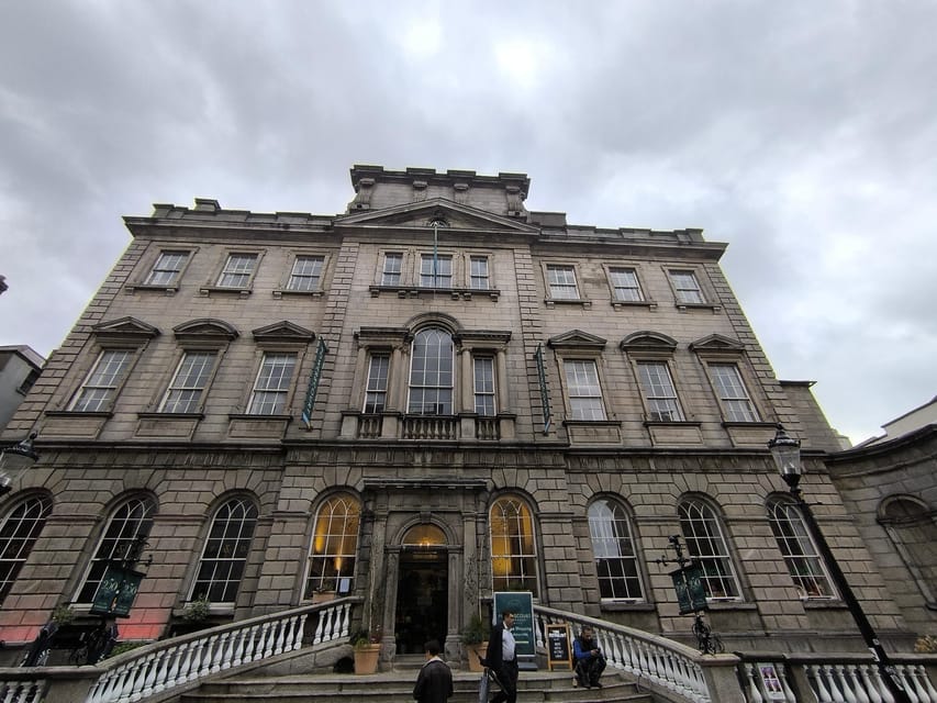 Secret and unusual Dublin: guided walking tour - What to expect from the guide and the walking pace
