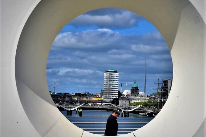 Semi-Private (8people max) 2.5 Hr Dublin Walking Tour - Hapenny Bridge, quick photos, and the bridge-naming story
