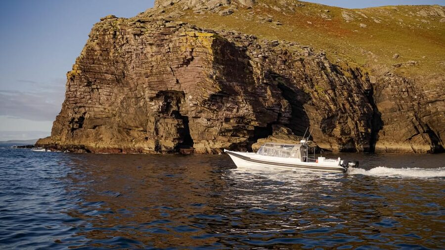Skellig Michael: Skellig Sightseeing Cruise with AquaTerra - Onboard Setup: Multilingual Audio Headsets and a Crew That Runs the Day