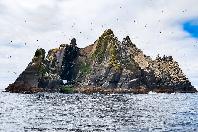 Skellig Michael : Ultimate Skellig Coast Tour with AquaTerra - Bray Head Tower: a Napoleon-era marker on your way out