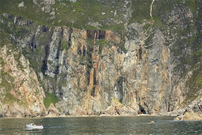 Slieve League cliffs cruise. Donegal. Guided. 1 ¾ hours. - The Giants Desk and Chair, Then the Cliffs: 1,972 ft of Rock