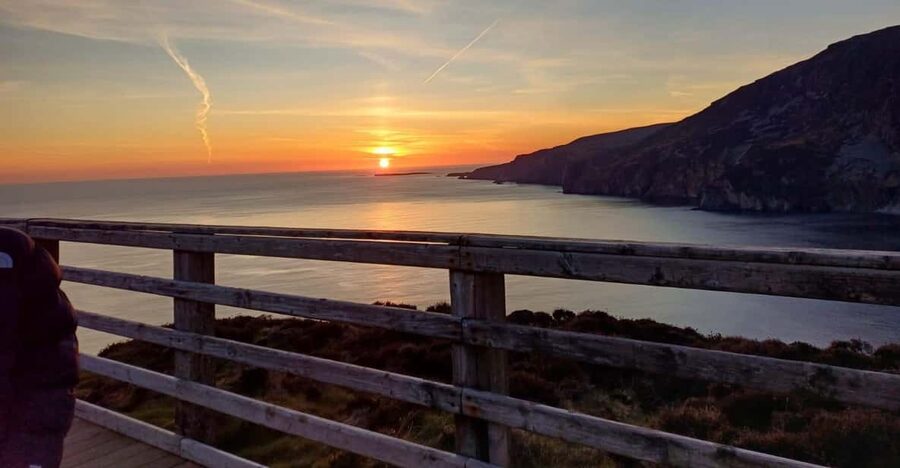 Teresa's slieve league tour - Wandering toward the cliffs: scenery that does the heavy lifting