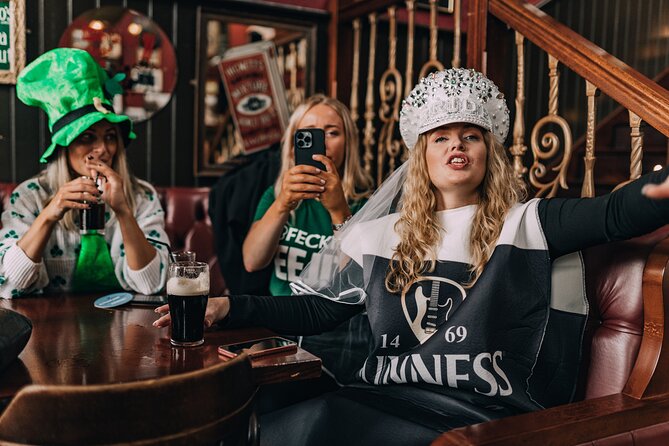 The Irish Dance Party in Dublin - The reserved table, full bar, and Irish food: the practical side