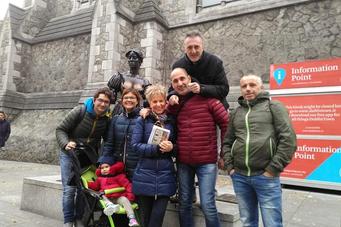 Tour a piedi di Dublino in Italiano - Hapenny Bridge in 2 minutes: a quick cross that teaches north and south