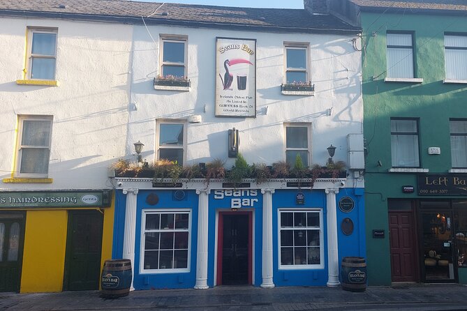 Tullamore Distillery, Athlone and Clonmacnoise from Galway - Sean’s Bar in Athlone: where you slow down in a pub that dates to 900 AD
