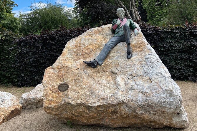 Turtle Bunbury's Dublin: A Self-Guided Audio Tour from a Celebrated Author - Starting at Edward Delaney’s Famine Memorial: setting the tone fast