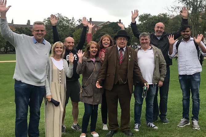 Walking tour in Merrion Square Park - Dublin Rogues Tour - Why Merrion Square works so well for stories